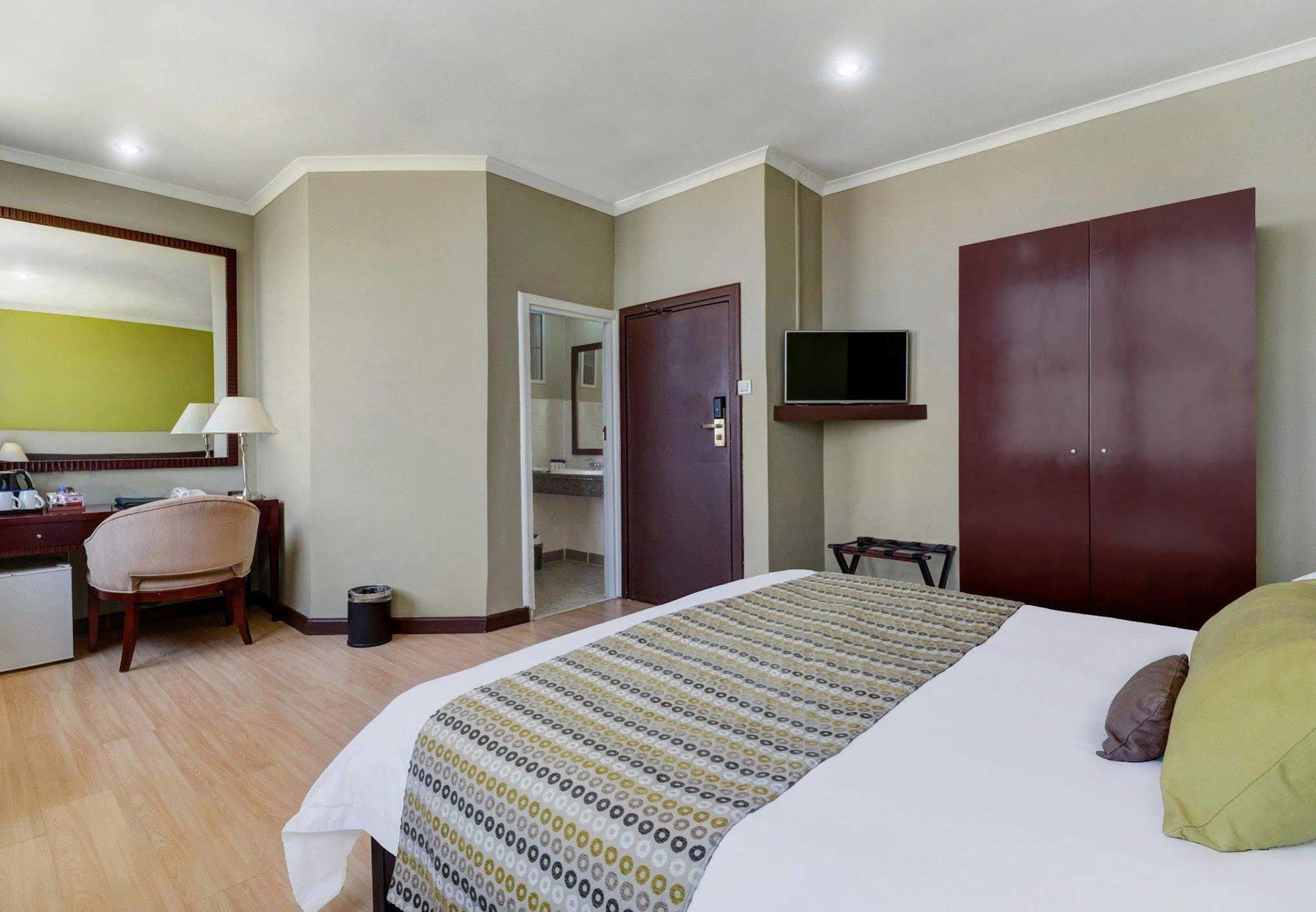 Protea Hotel Lusaka Cairo Road Exterior foto